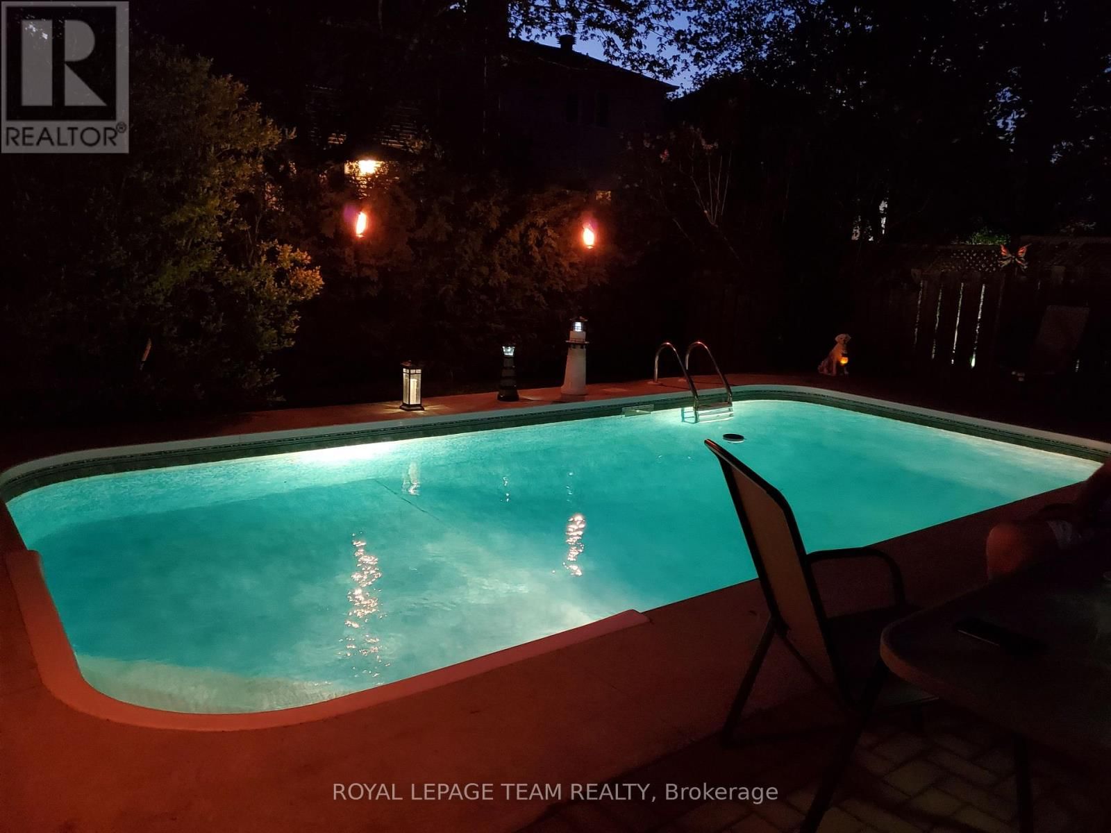 16 PICKWICK DRIVE Image 36