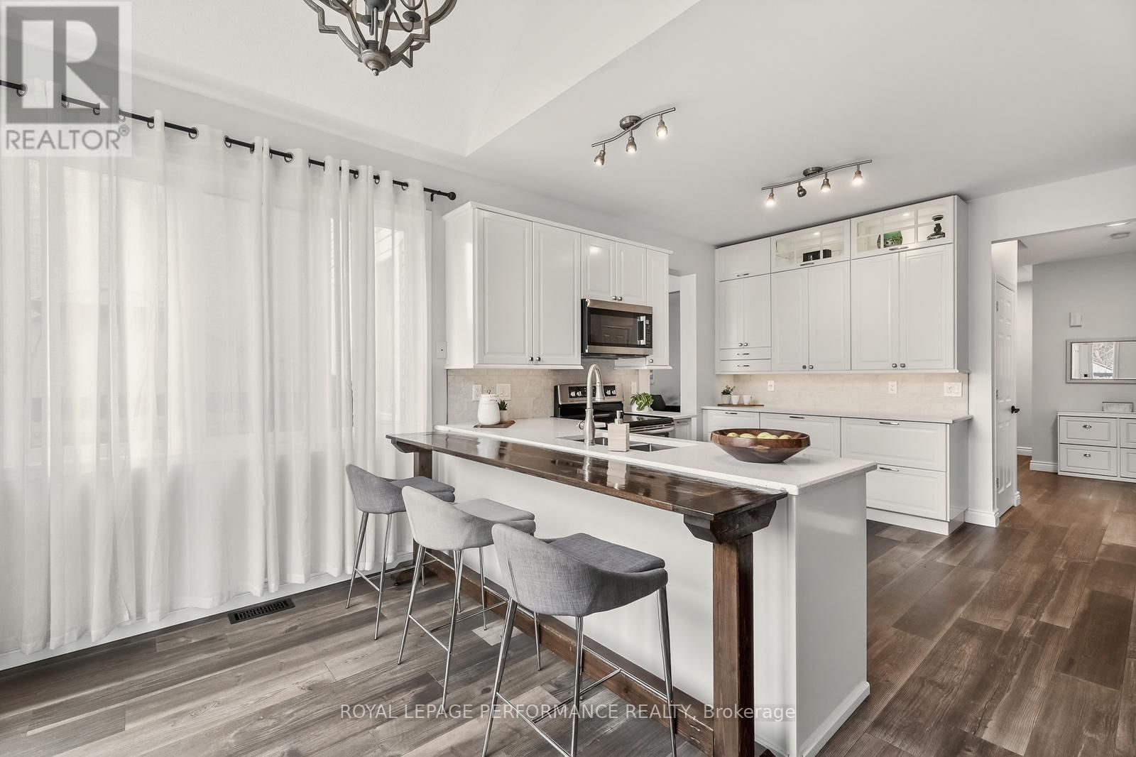 1820 MCCALLUM DRIVE Image 10