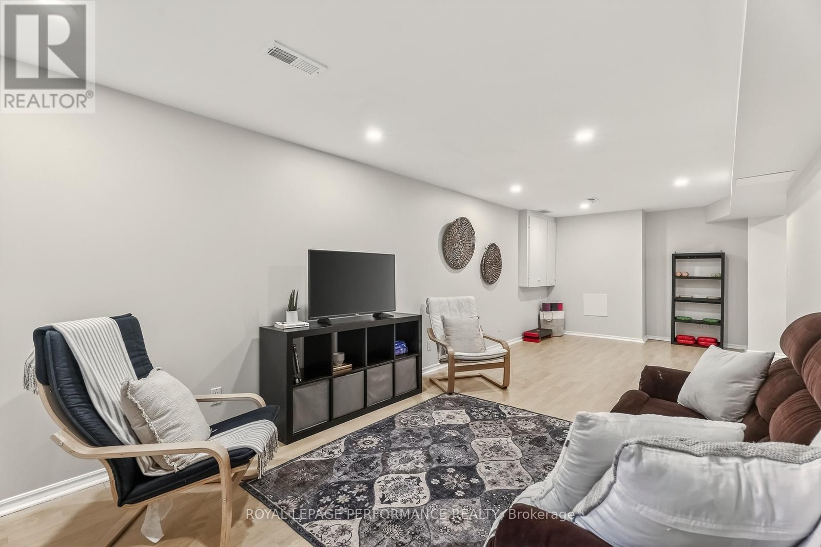 1820 MCCALLUM DRIVE Image 38