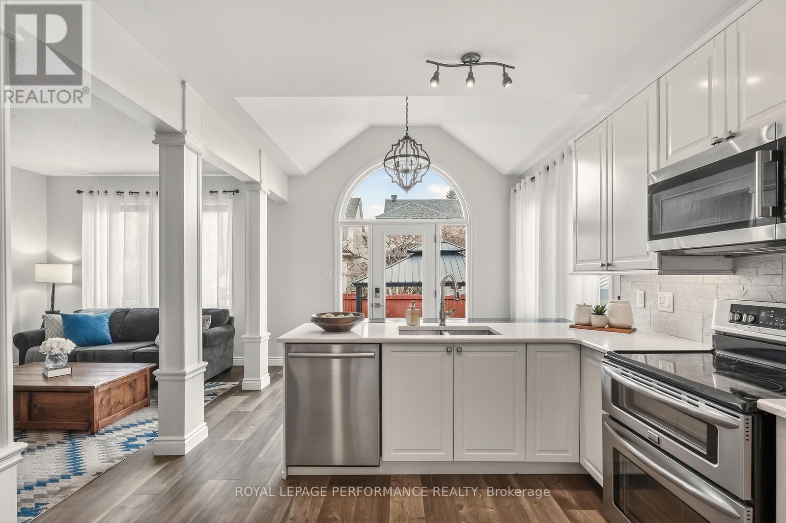 1820 MCCALLUM DRIVE Image 9