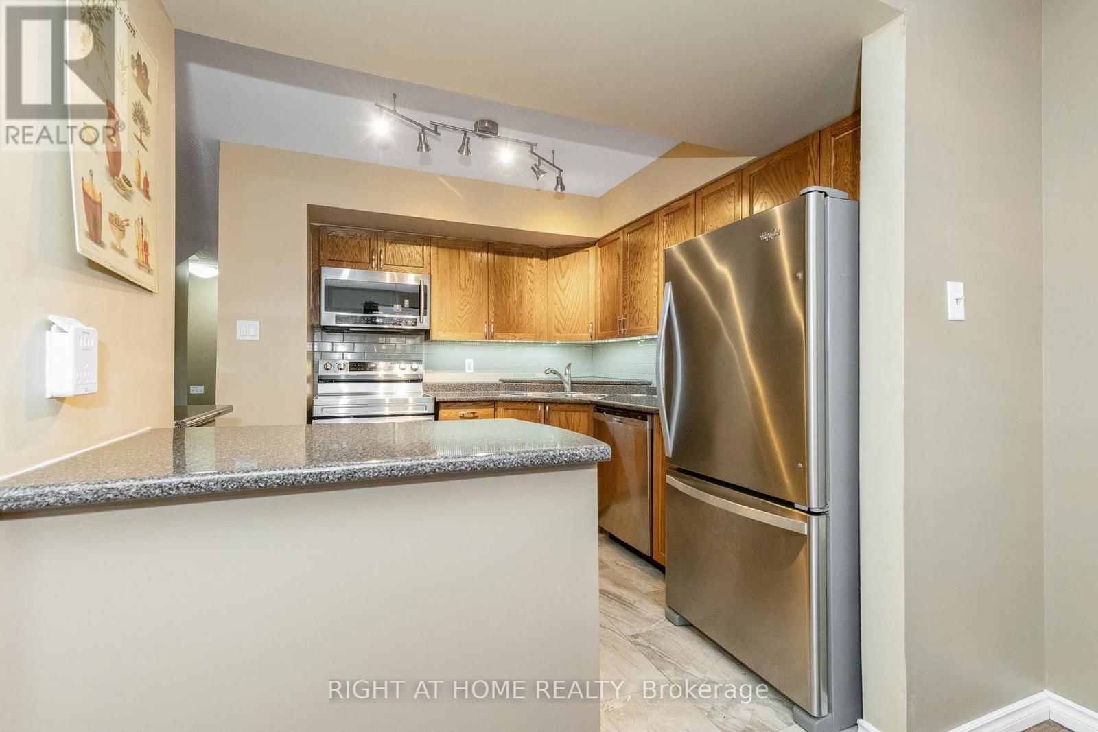 2034 P AVENUE Image 11