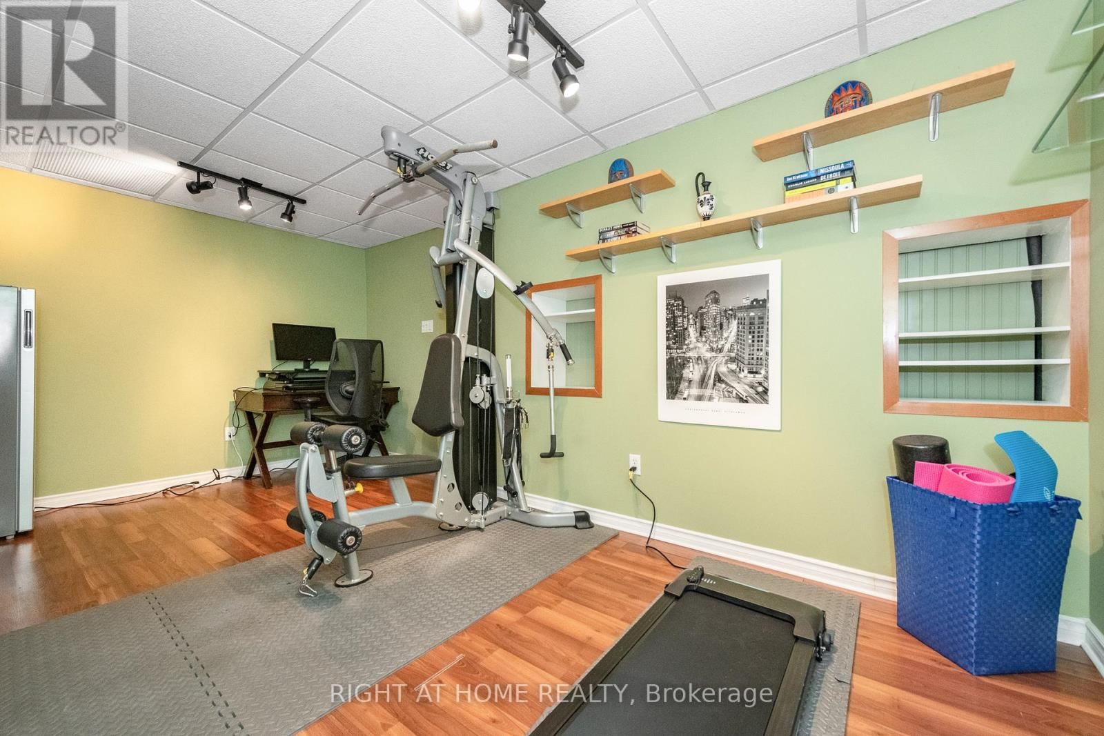 2034 P AVENUE Image 28