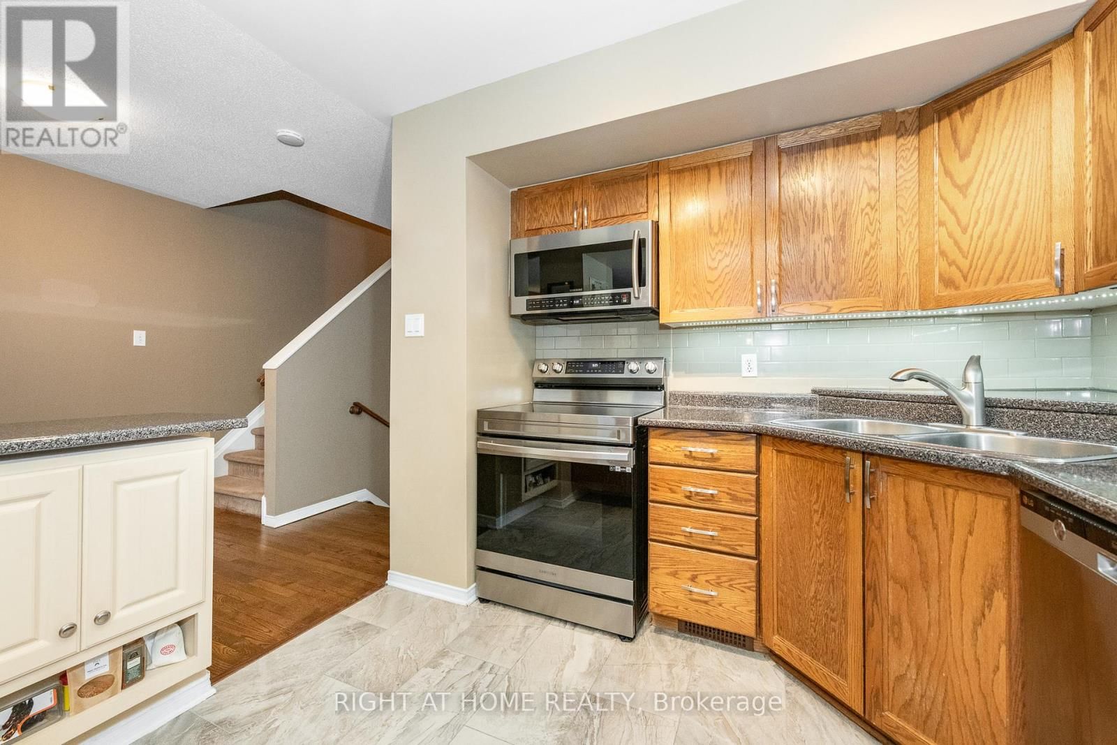 2034 P AVENUE Image 9