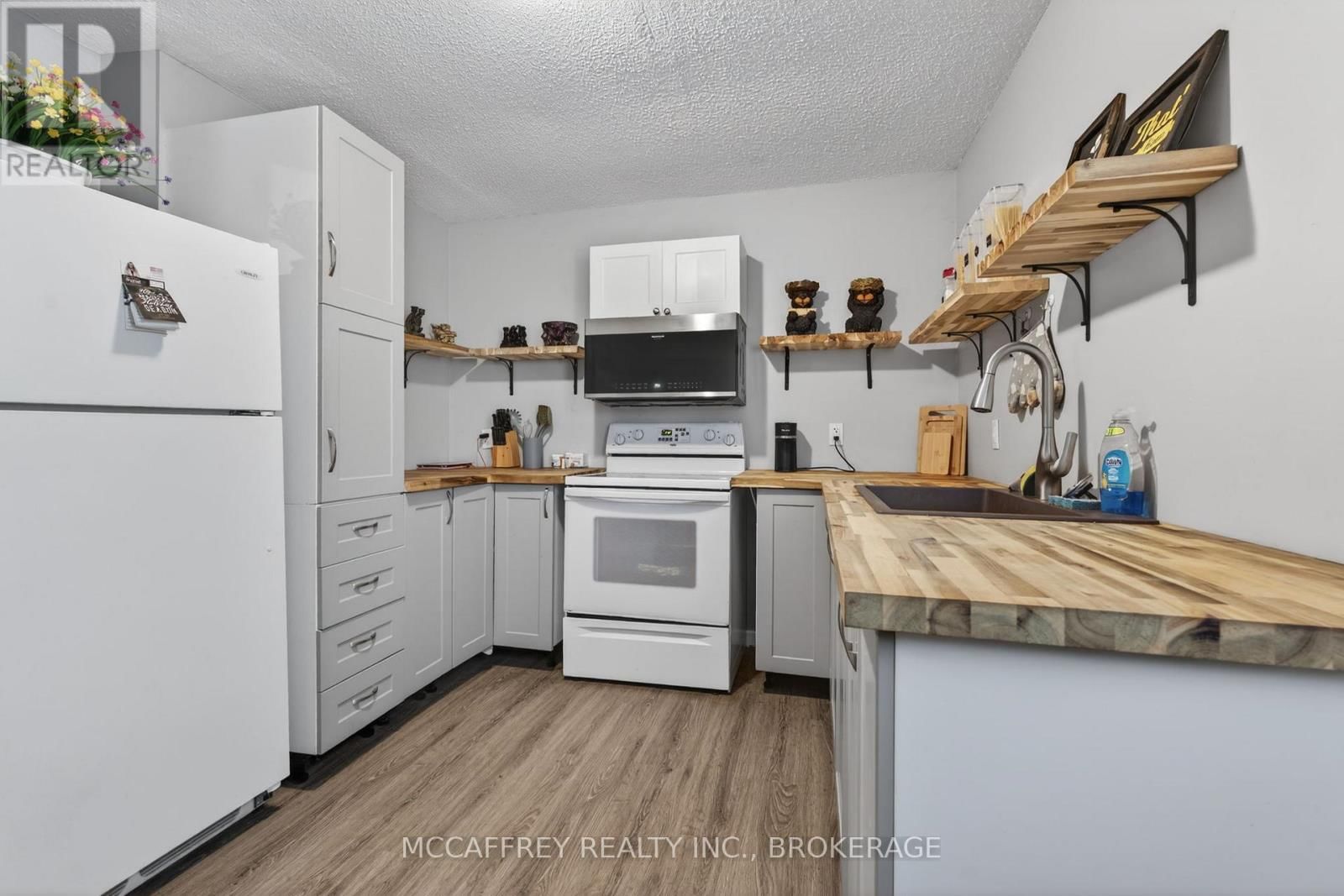 5 RAILWAY STREET Image 12