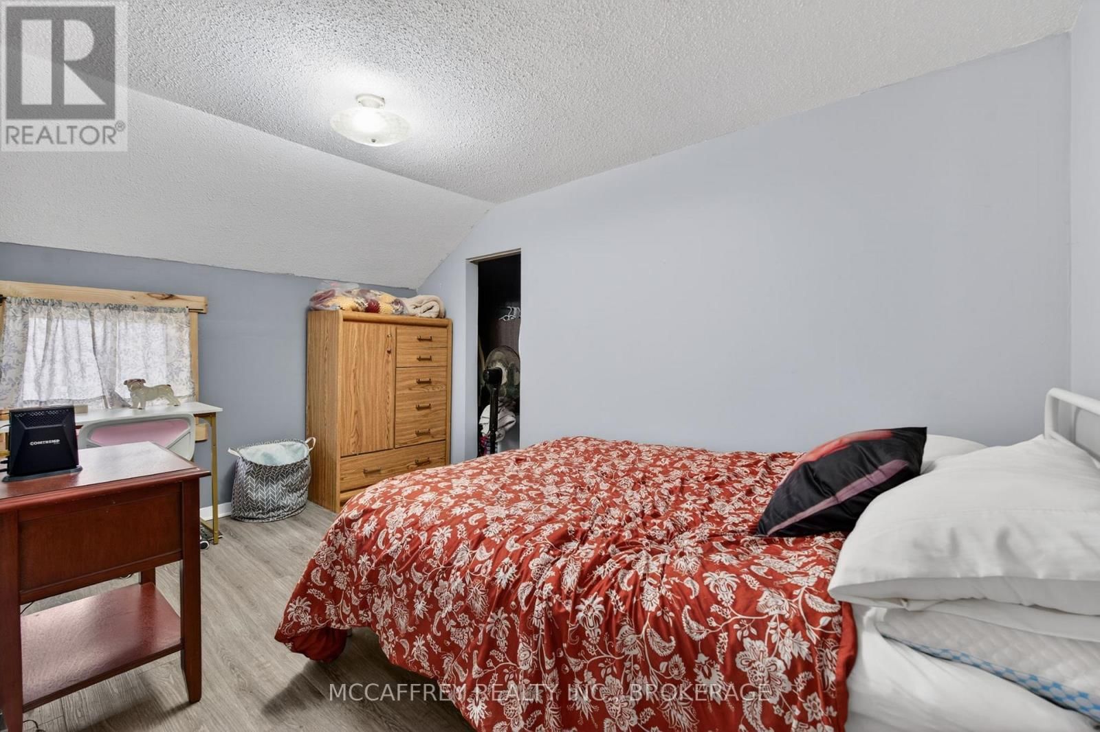 5 RAILWAY STREET Image 16