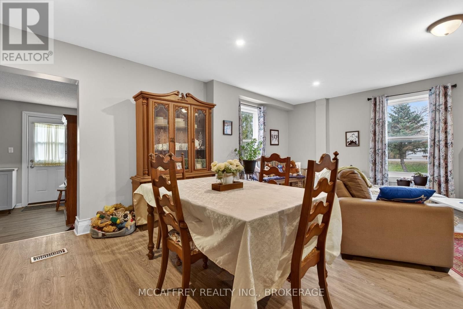 5 RAILWAY STREET Image 5