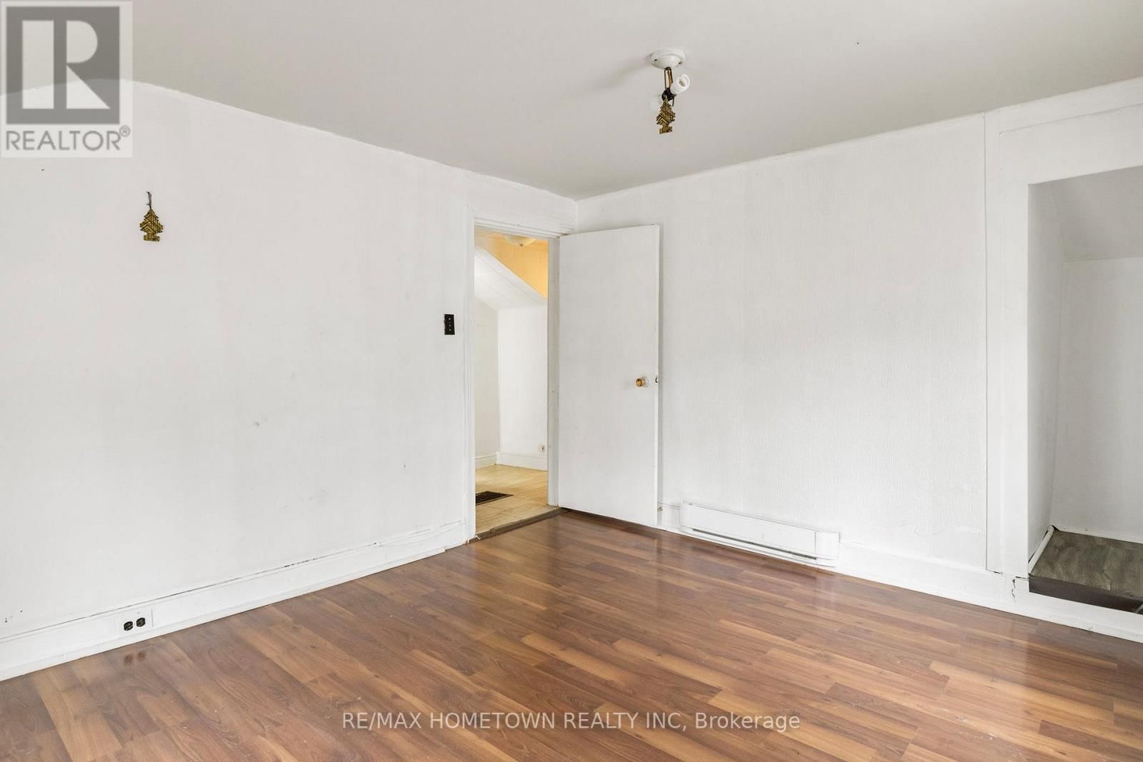 93 PERTH STREET Image 13