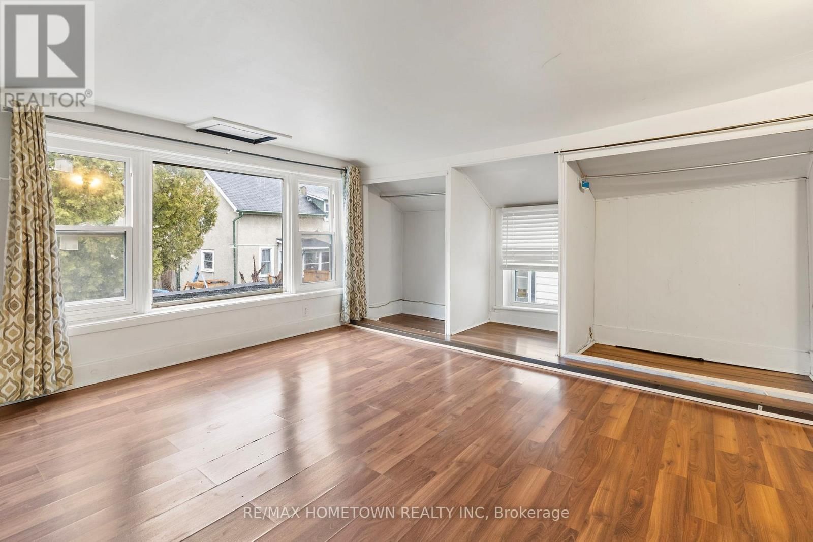 93 PERTH STREET Image 17