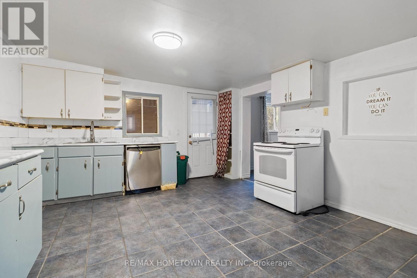 93 PERTH STREET Image 5