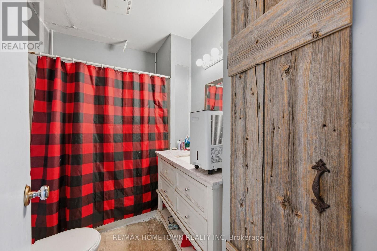 49 ADDISON ROAD Image 12