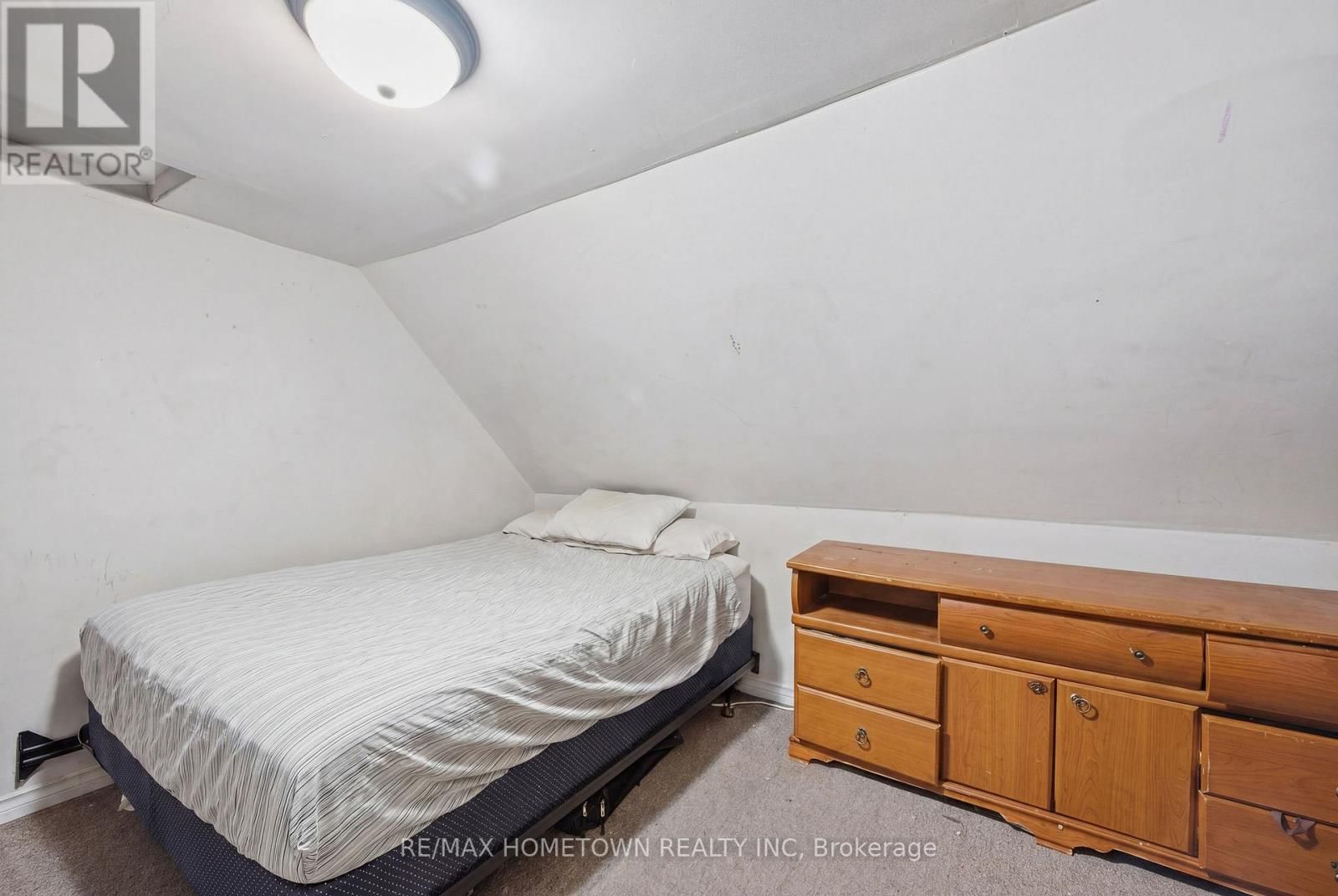 49 ADDISON ROAD Image 8