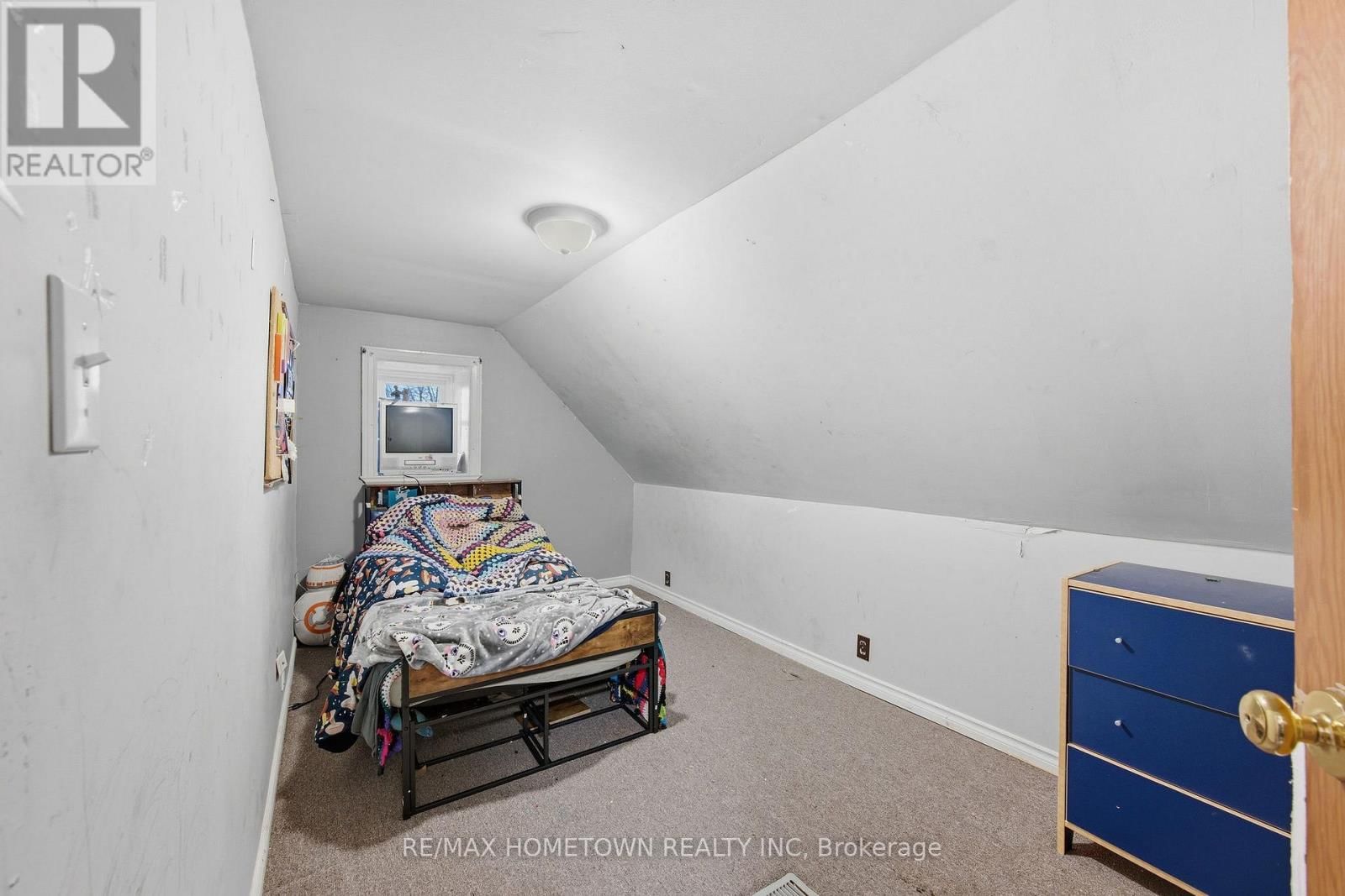 49 ADDISON ROAD Image 9