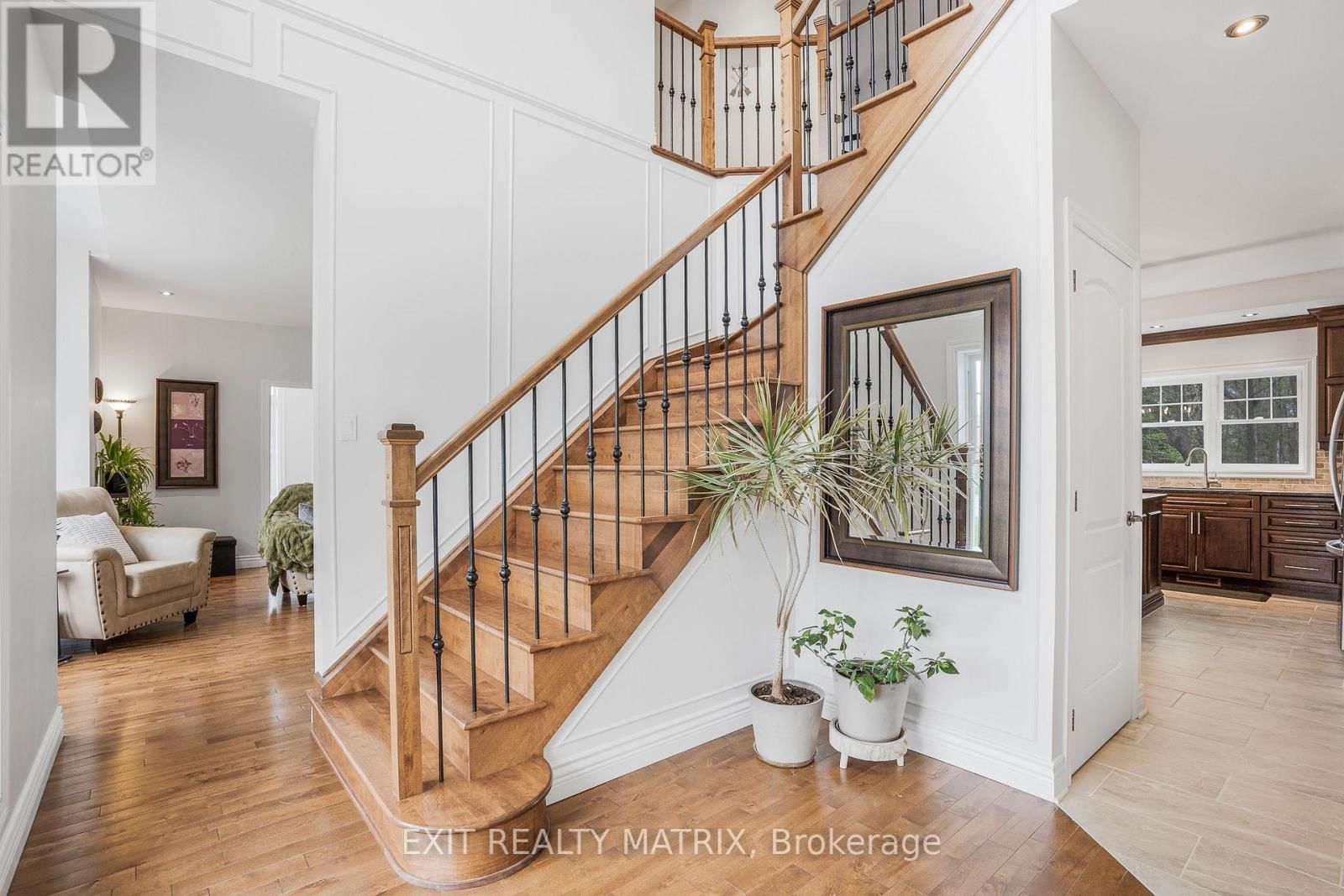 5 - 64 RADSTOCK LANE Image 16