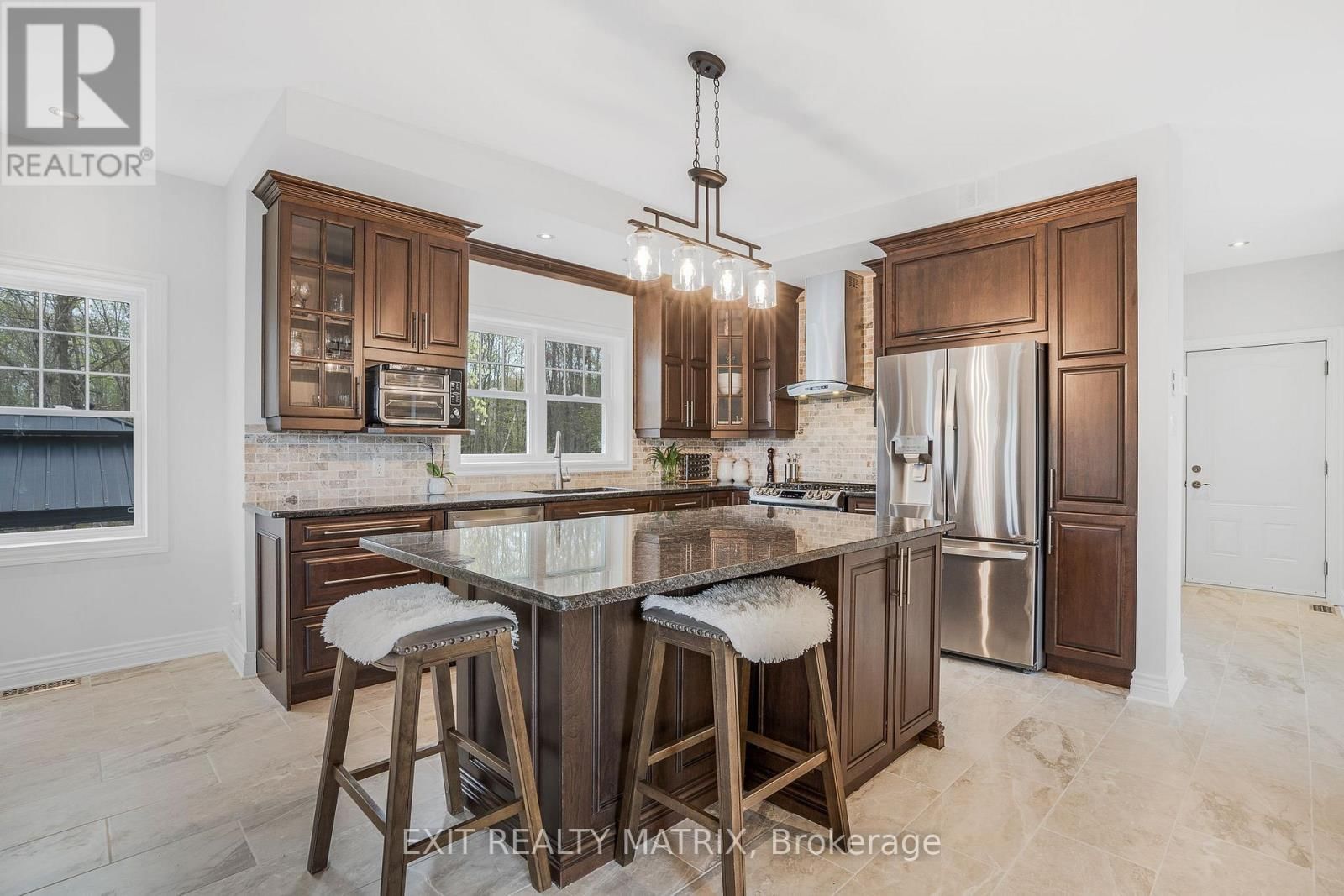 5 - 64 RADSTOCK LANE Image 18