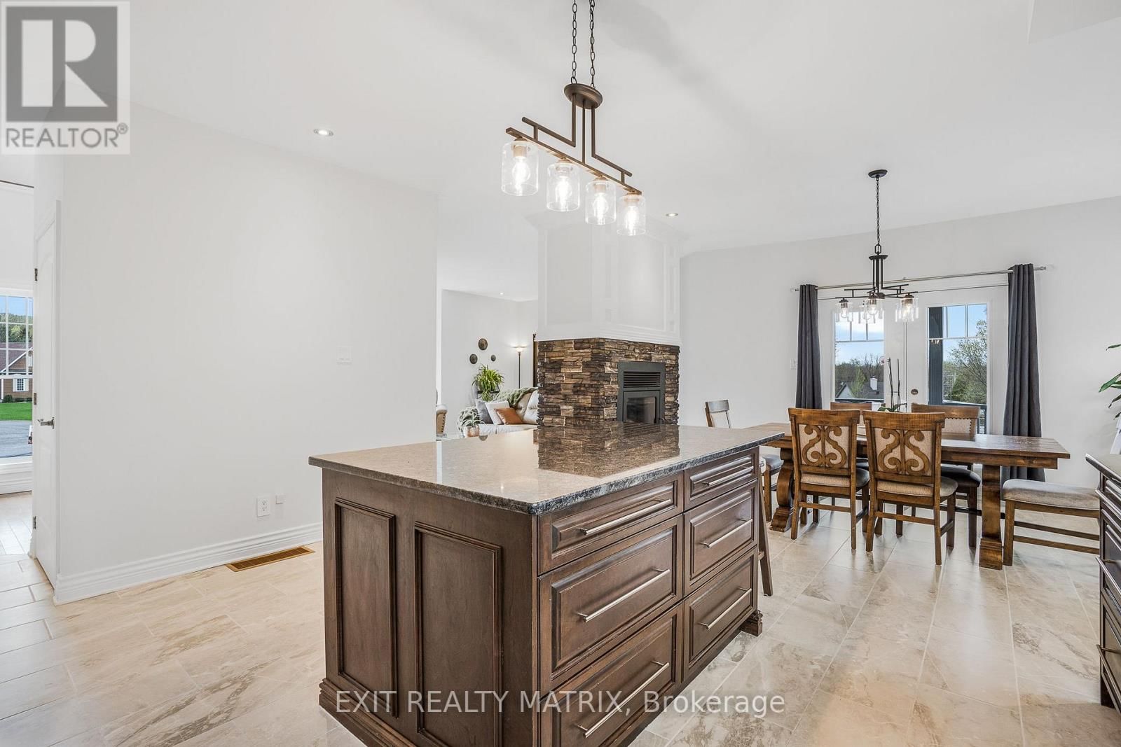 5 - 64 RADSTOCK LANE Image 20