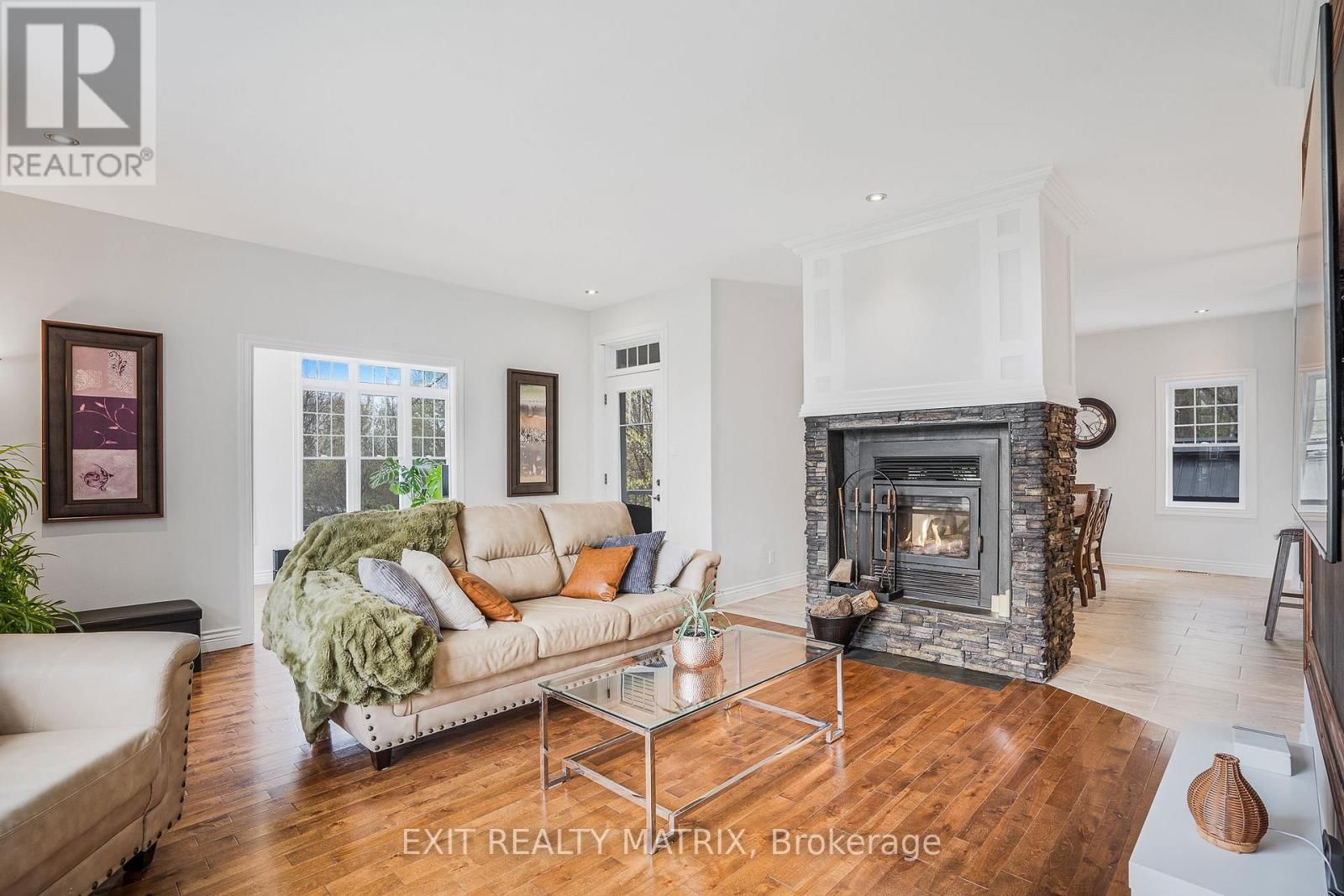 5 - 64 RADSTOCK LANE Image 26