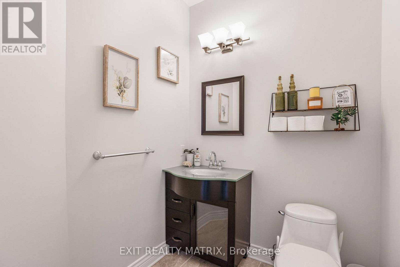 5 - 64 RADSTOCK LANE Image 30