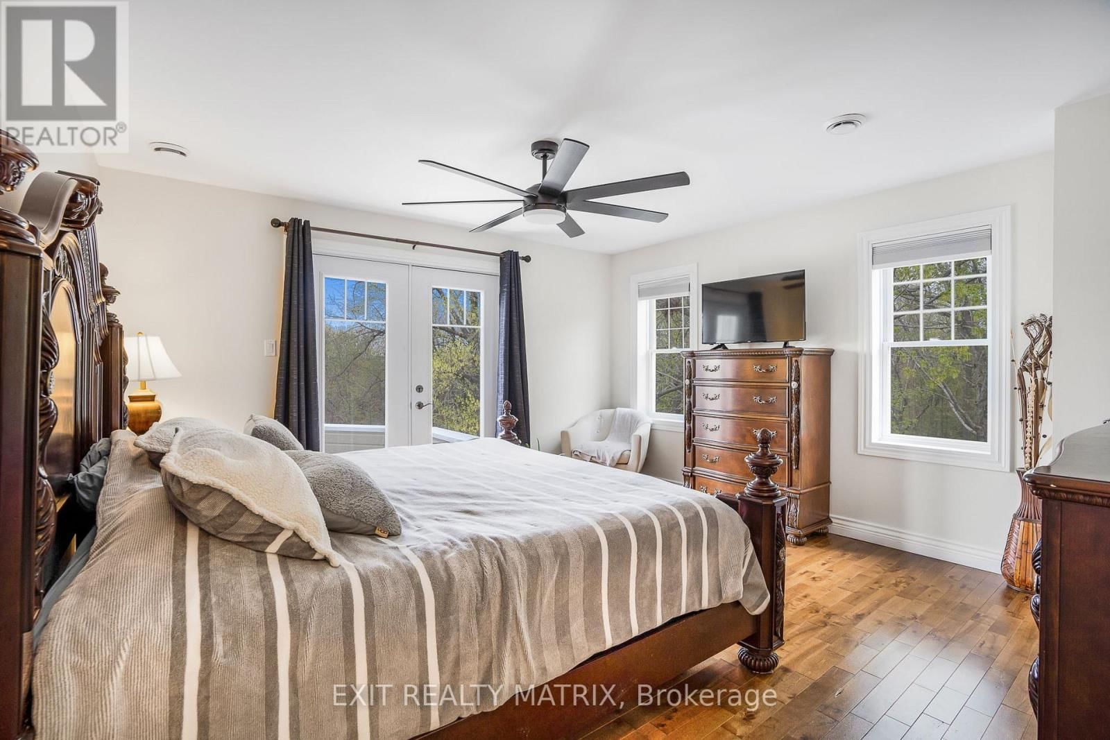 5 - 64 RADSTOCK LANE Image 32