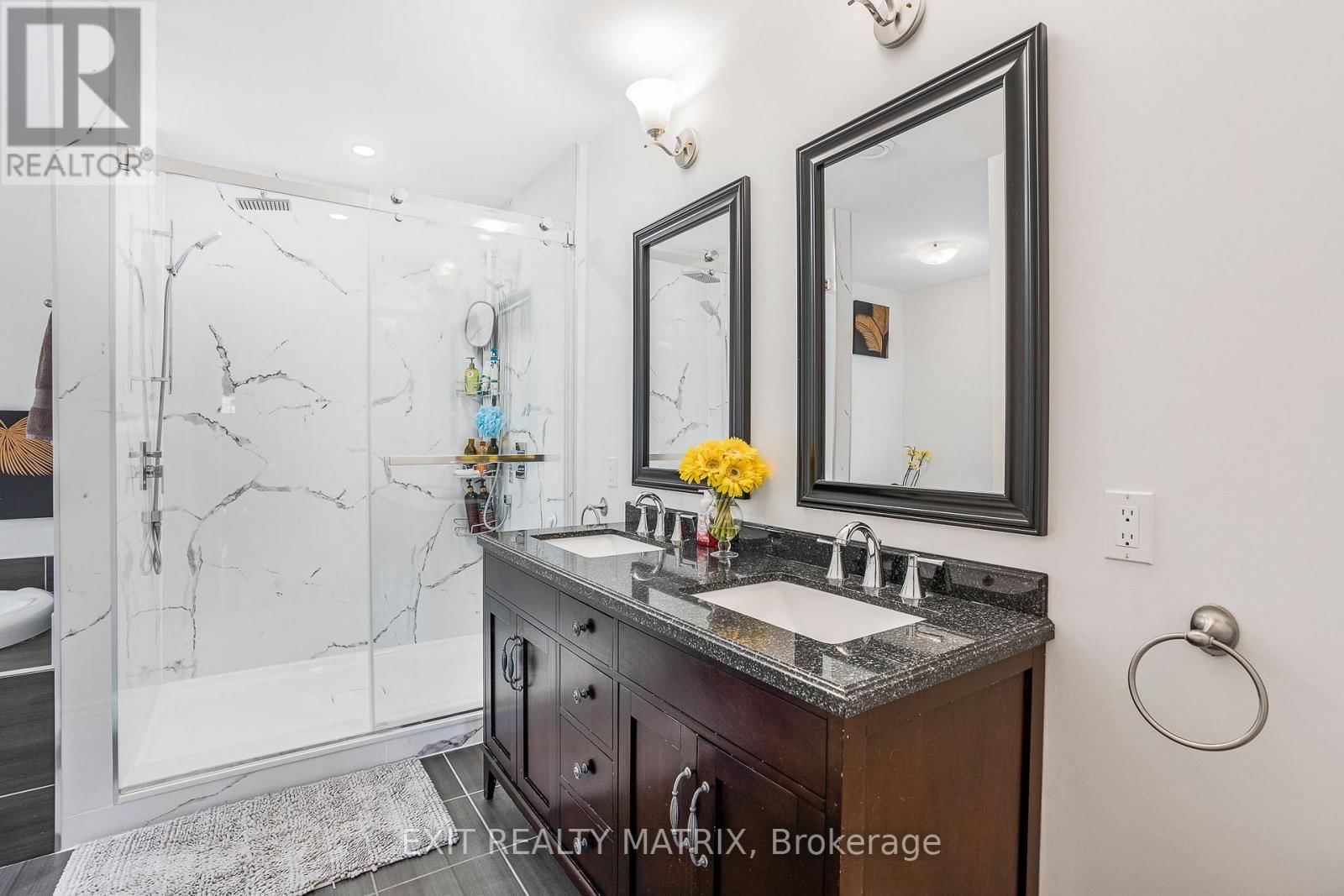 5 - 64 RADSTOCK LANE Image 34