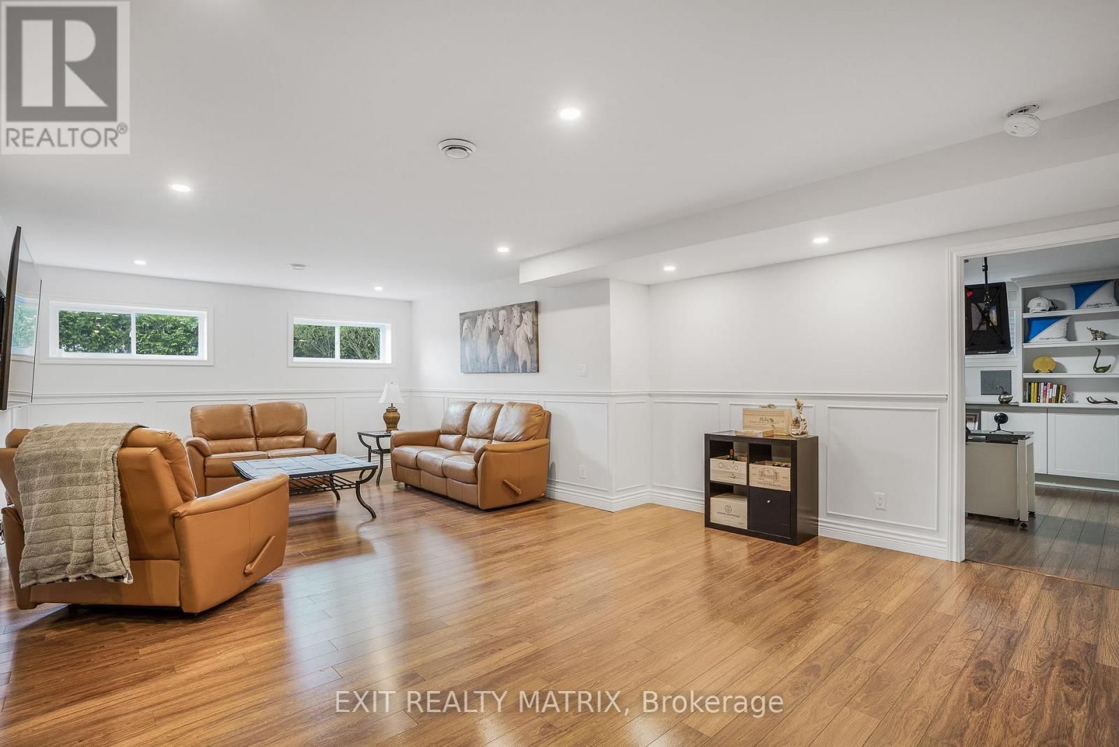 5 - 64 RADSTOCK LANE Image 39