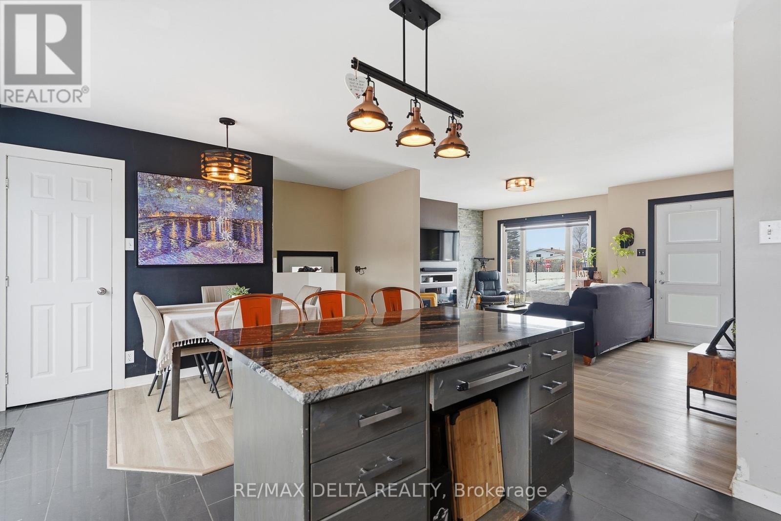 60 RICHARD STREET Image 14