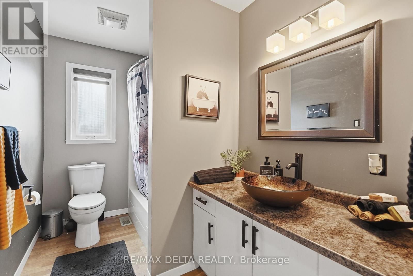 60 RICHARD STREET Image 16