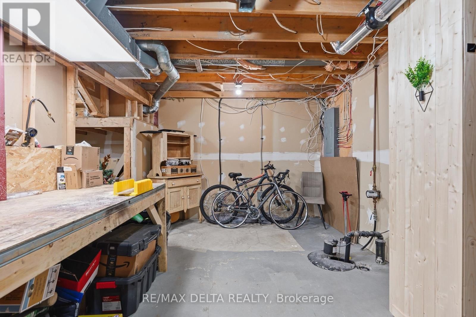 60 RICHARD STREET Image 23