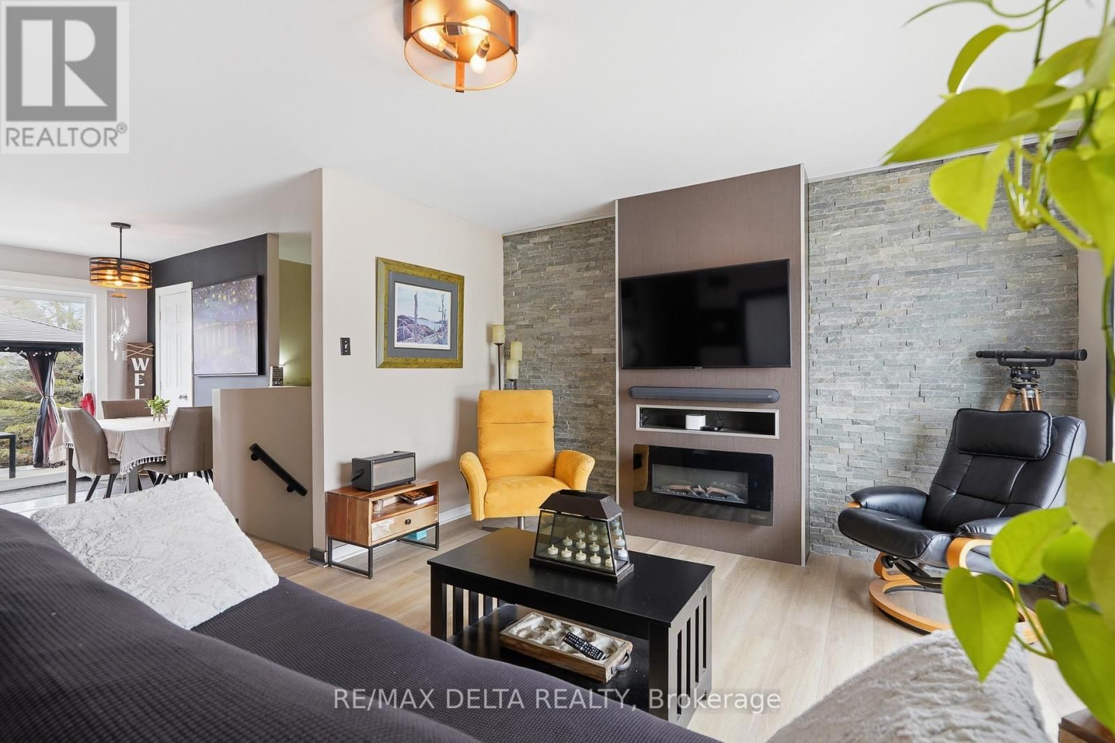 60 RICHARD STREET Image 5