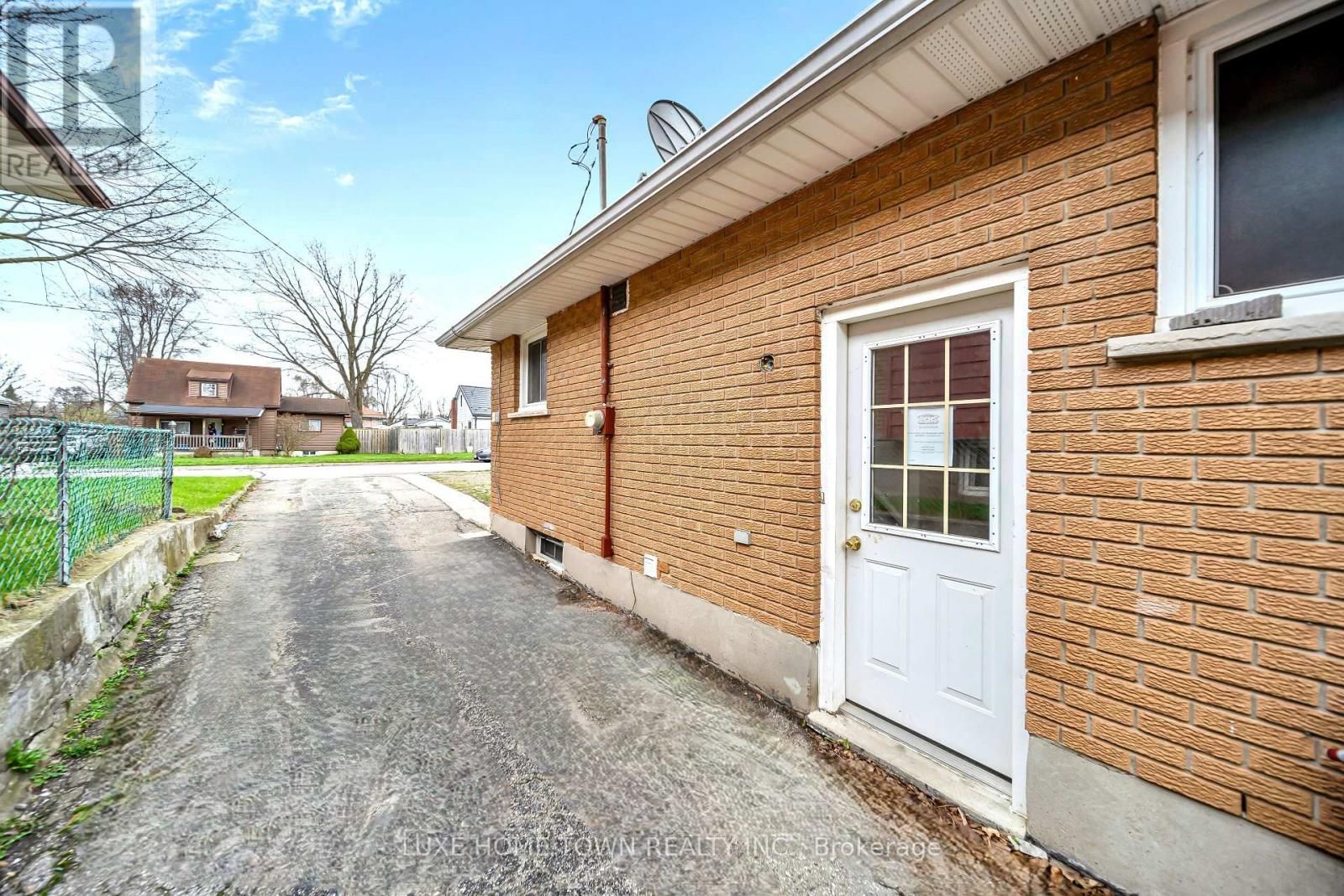 46 ELMWOOD AVENUE Image 39