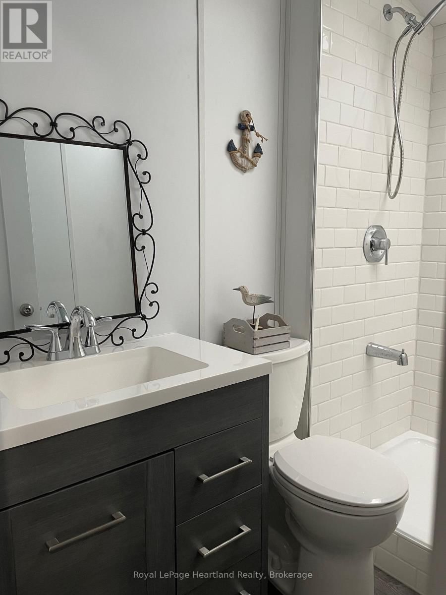 77719 BLUEWATER HIGHWAY Image 10