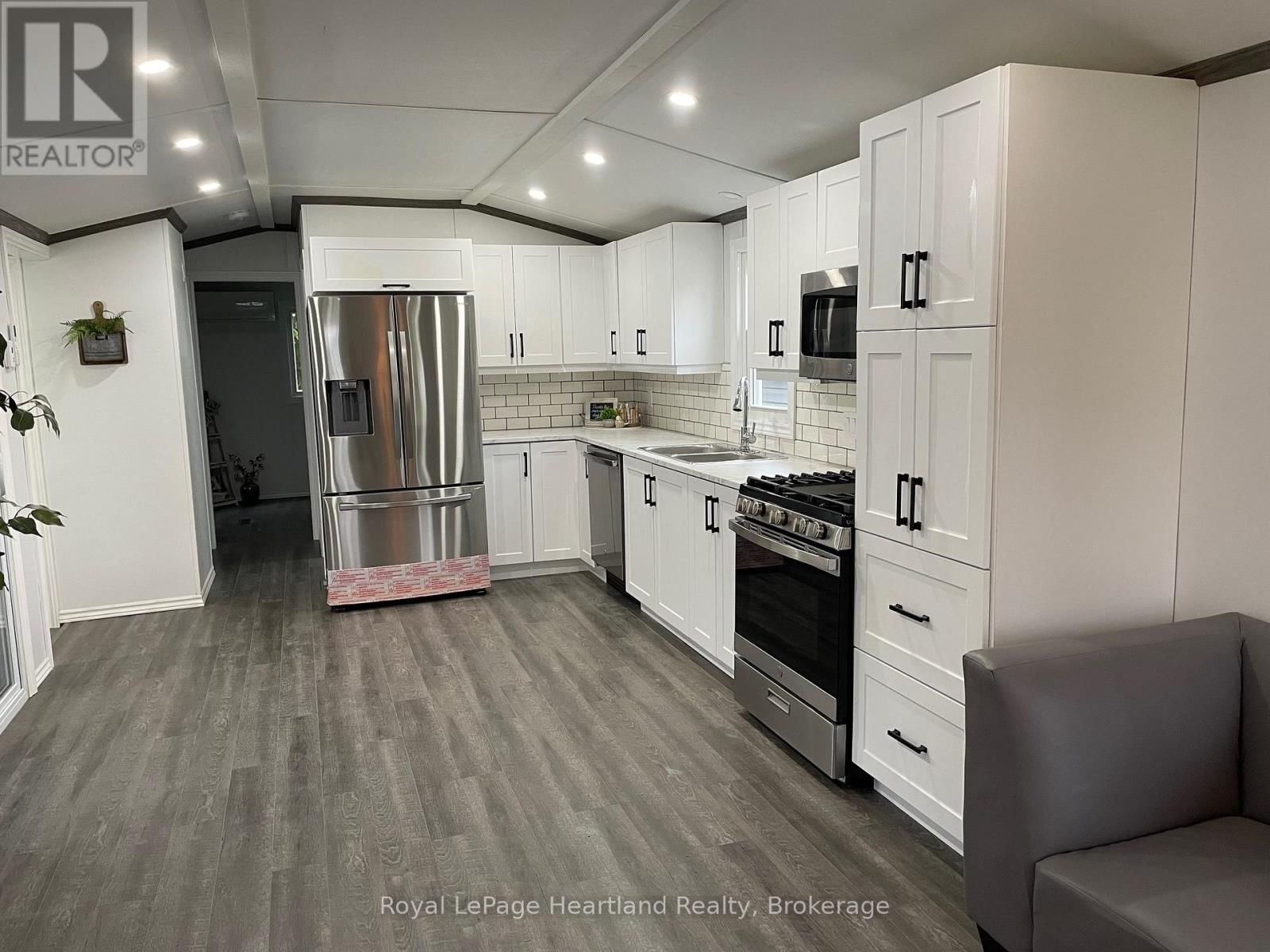 77719 BLUEWATER HIGHWAY Image 4