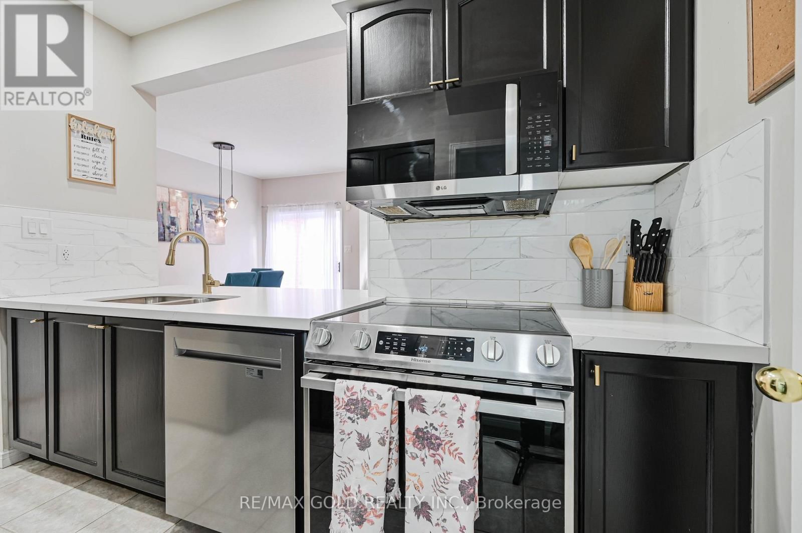 9 - 81 VALRIDGE DRIVE Image 15