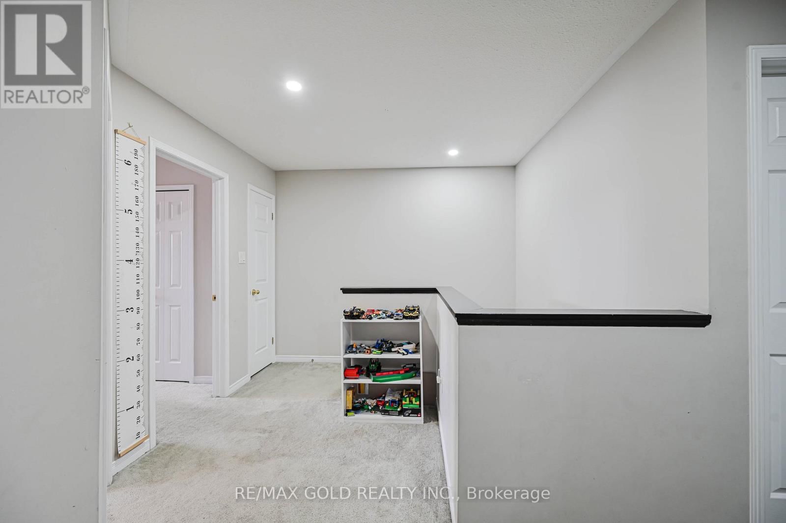 9 - 81 VALRIDGE DRIVE Image 21