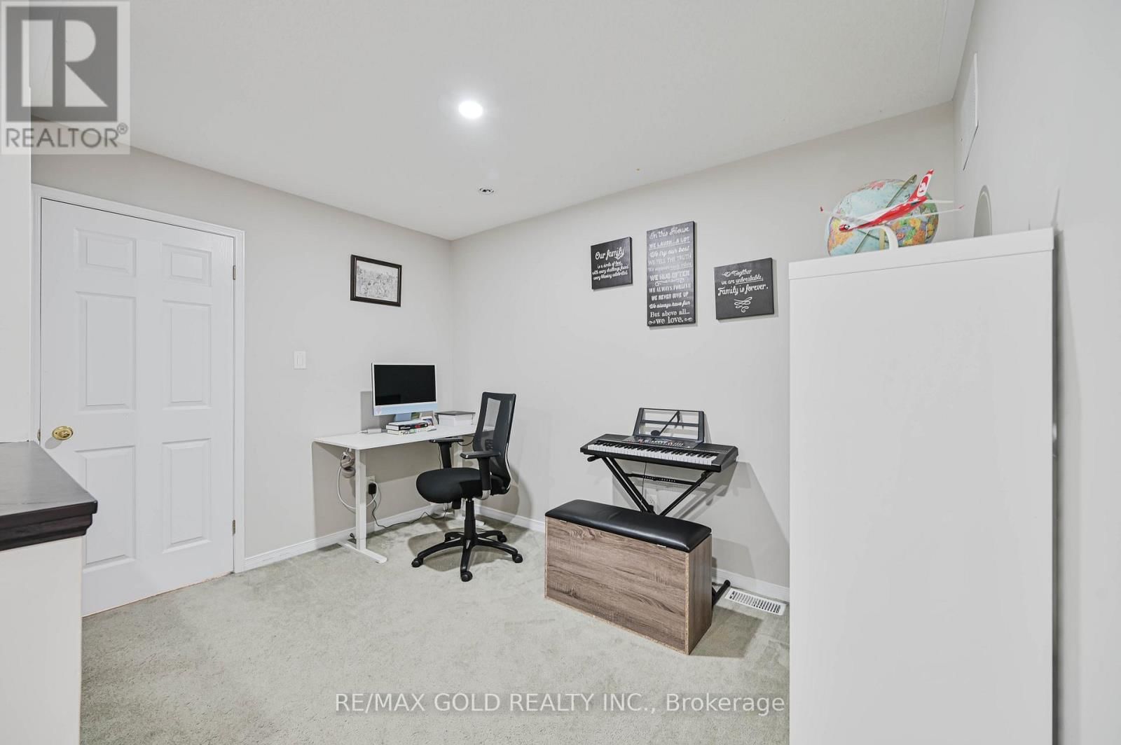 9 - 81 VALRIDGE DRIVE Image 26