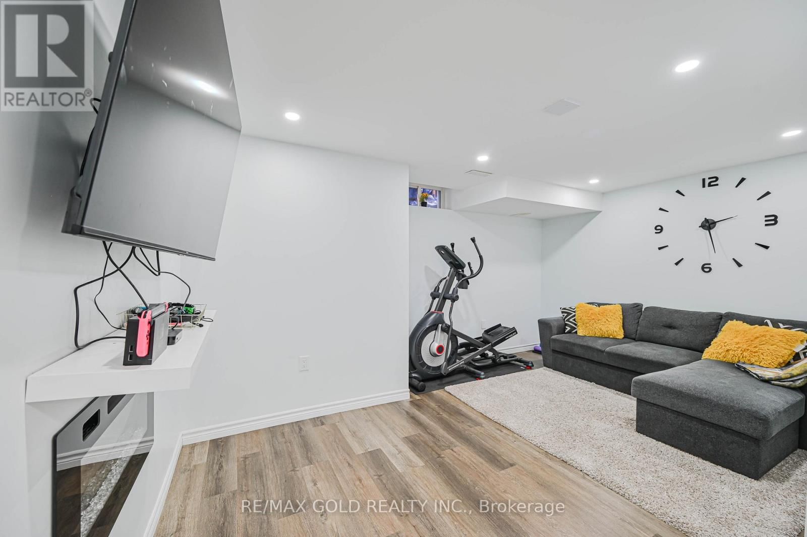 9 - 81 VALRIDGE DRIVE Image 33