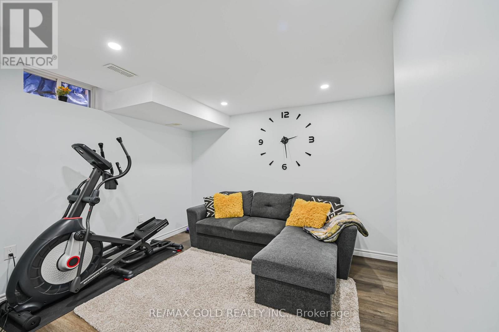 9 - 81 VALRIDGE DRIVE Image 34