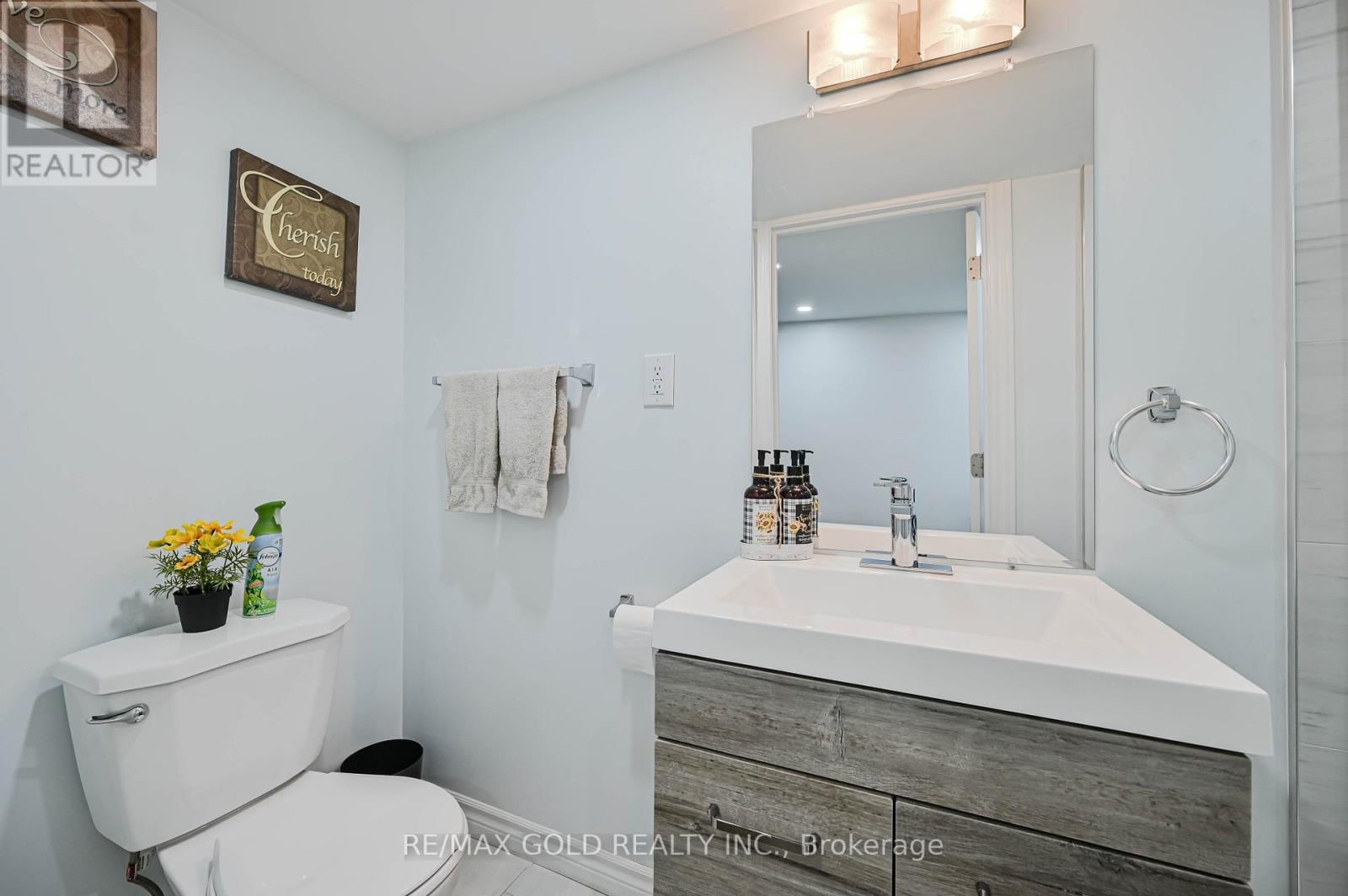 9 - 81 VALRIDGE DRIVE Image 36