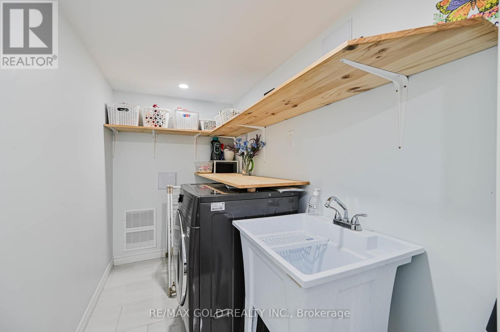 9 - 81 VALRIDGE DRIVE Image 37