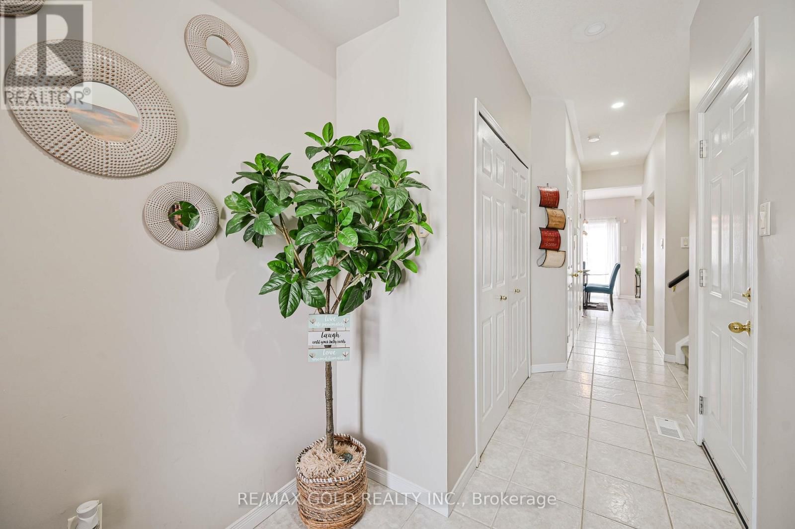 9 - 81 VALRIDGE DRIVE Image 6