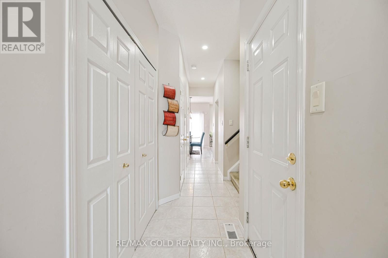 9 - 81 VALRIDGE DRIVE Image 7