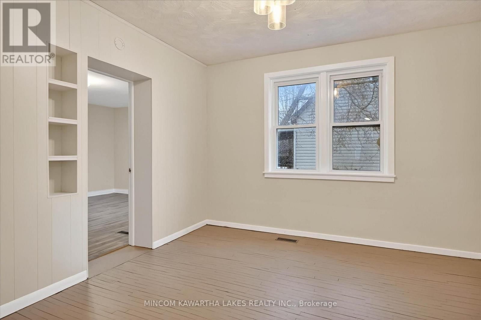 452 HAMILTON STREET Image 12