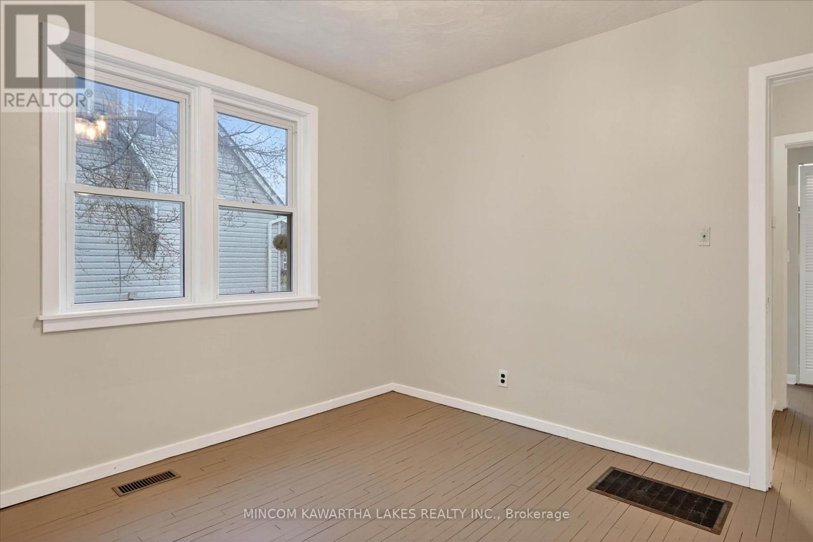 452 HAMILTON STREET Image 15