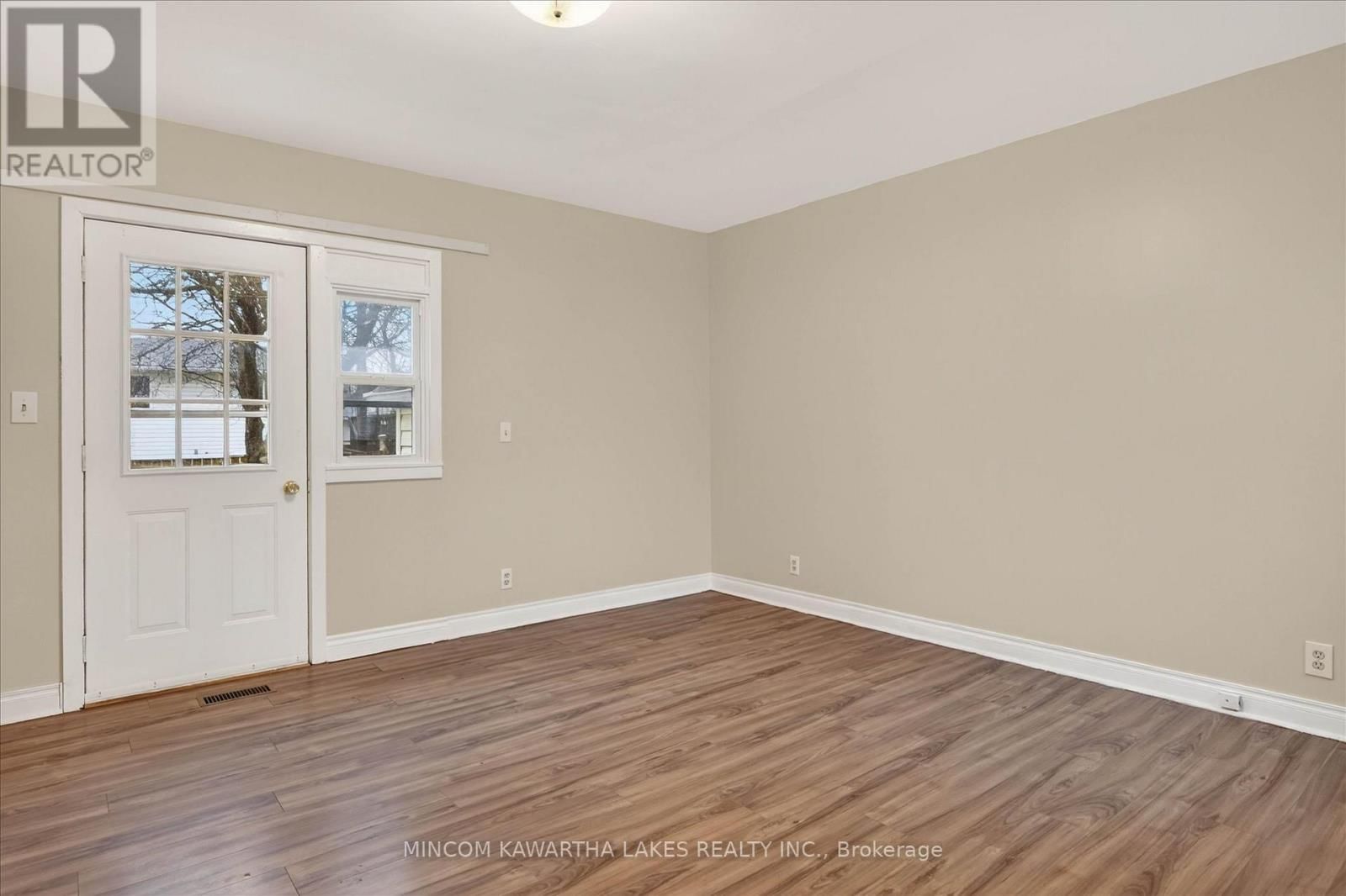 452 HAMILTON STREET Image 16