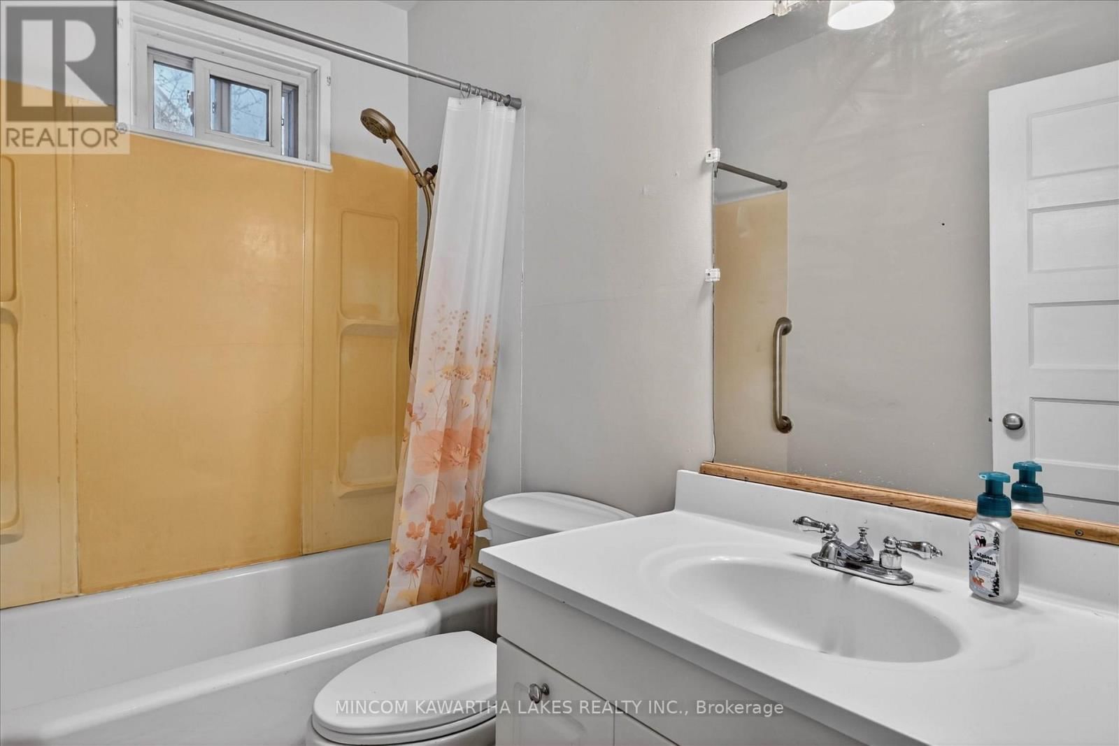 452 HAMILTON STREET Image 20