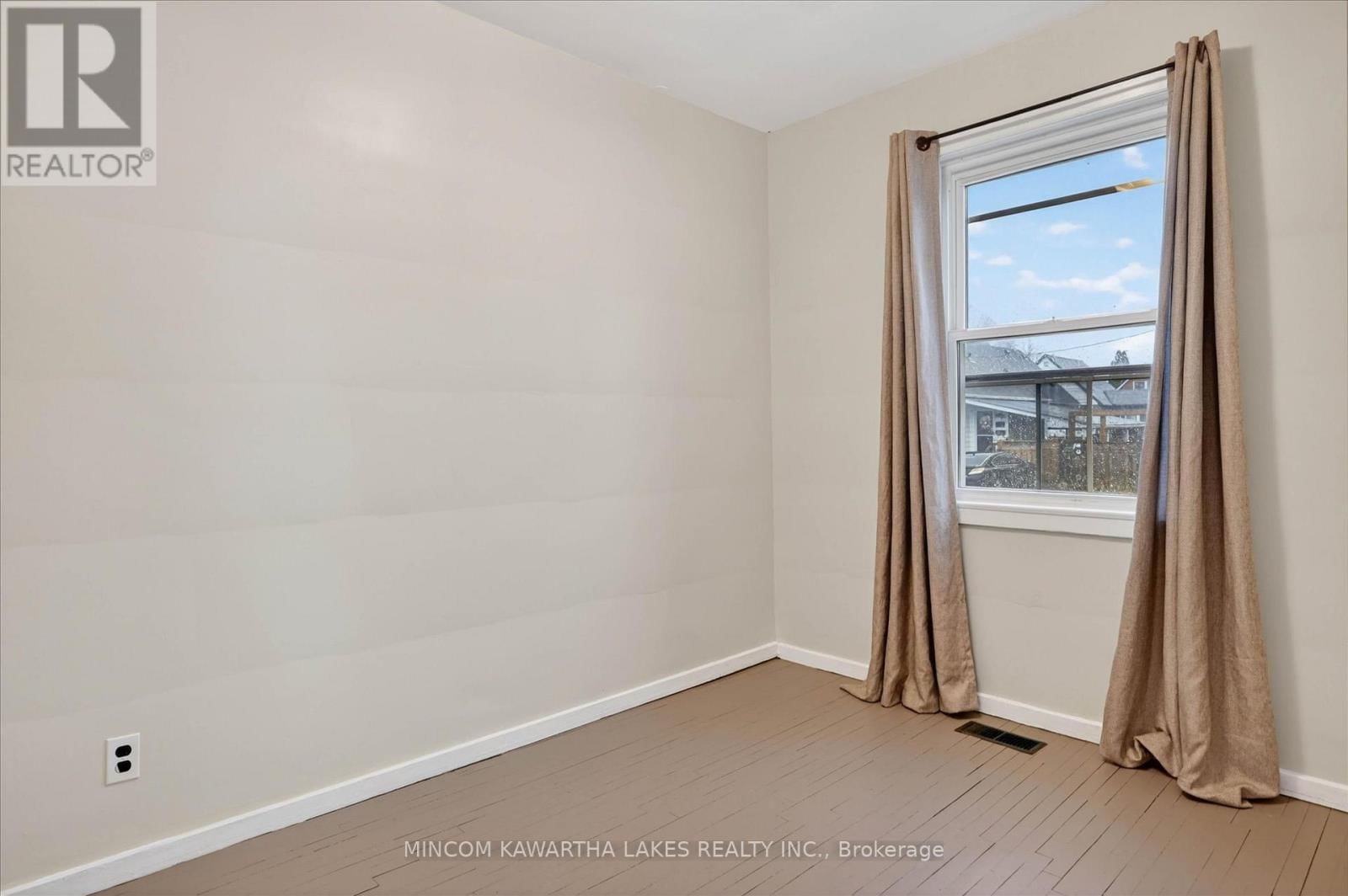 452 HAMILTON STREET Image 21