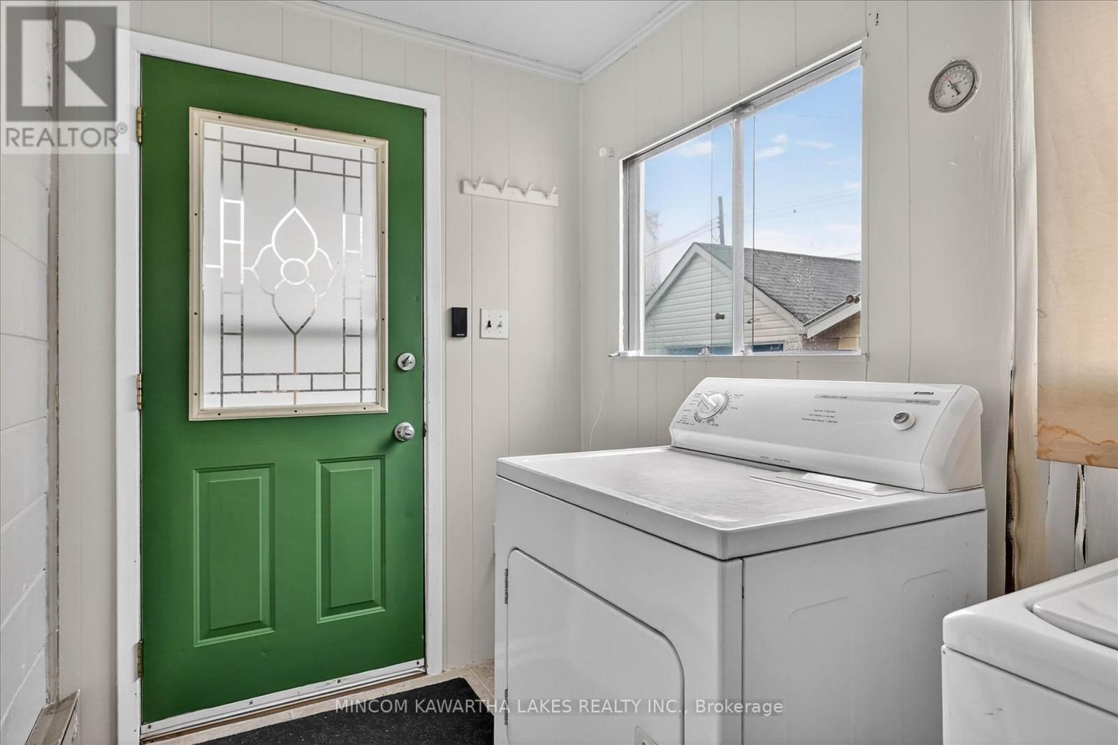 452 HAMILTON STREET Image 25