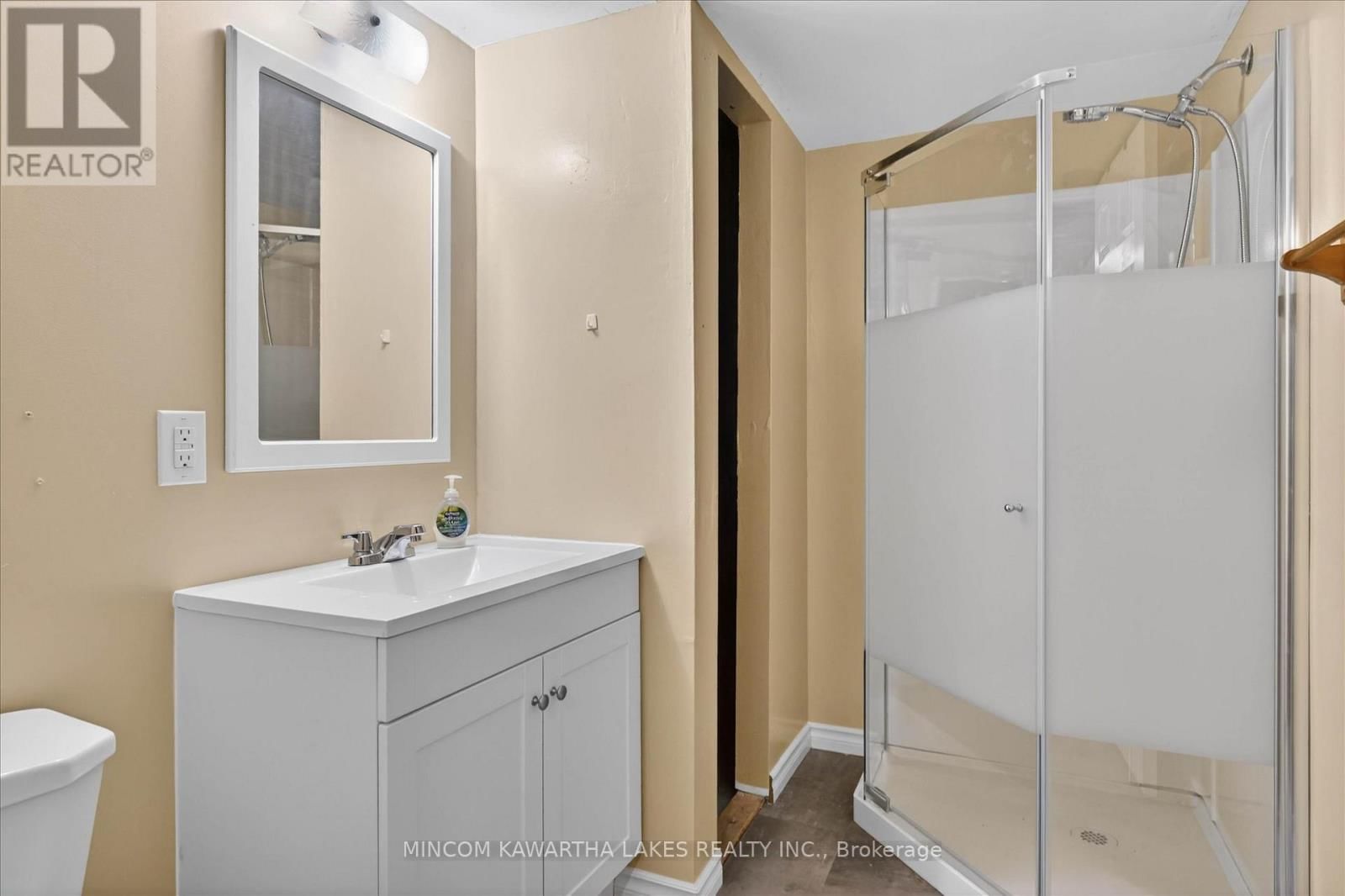 452 HAMILTON STREET Image 36