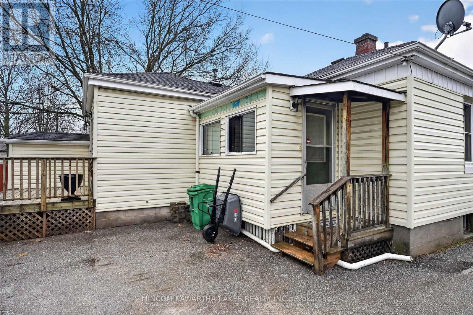 452 HAMILTON STREET Image 41