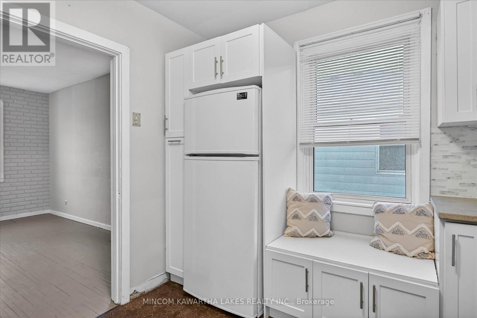 452 HAMILTON STREET Image 9