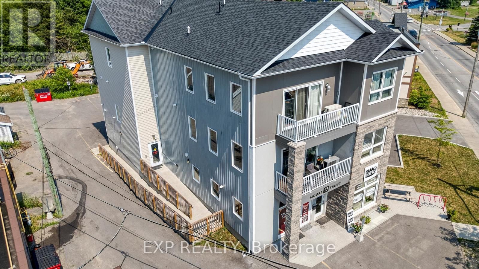 17 MOORE STREET Image 1